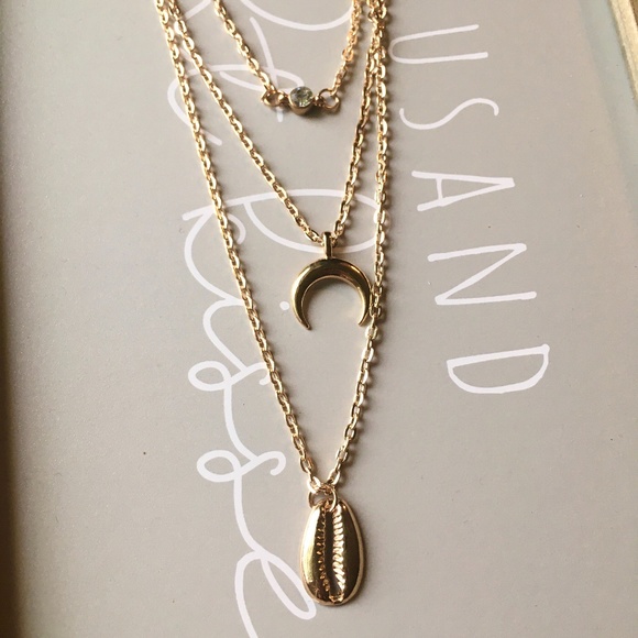 Layered Gold Moon and Shell Pendant Necklace - Picture 4 of 4